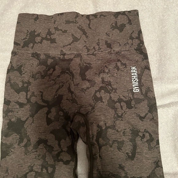 *SOLD* Gymshark Adapt Camo Seamless Leggings - Picture 3 of 5